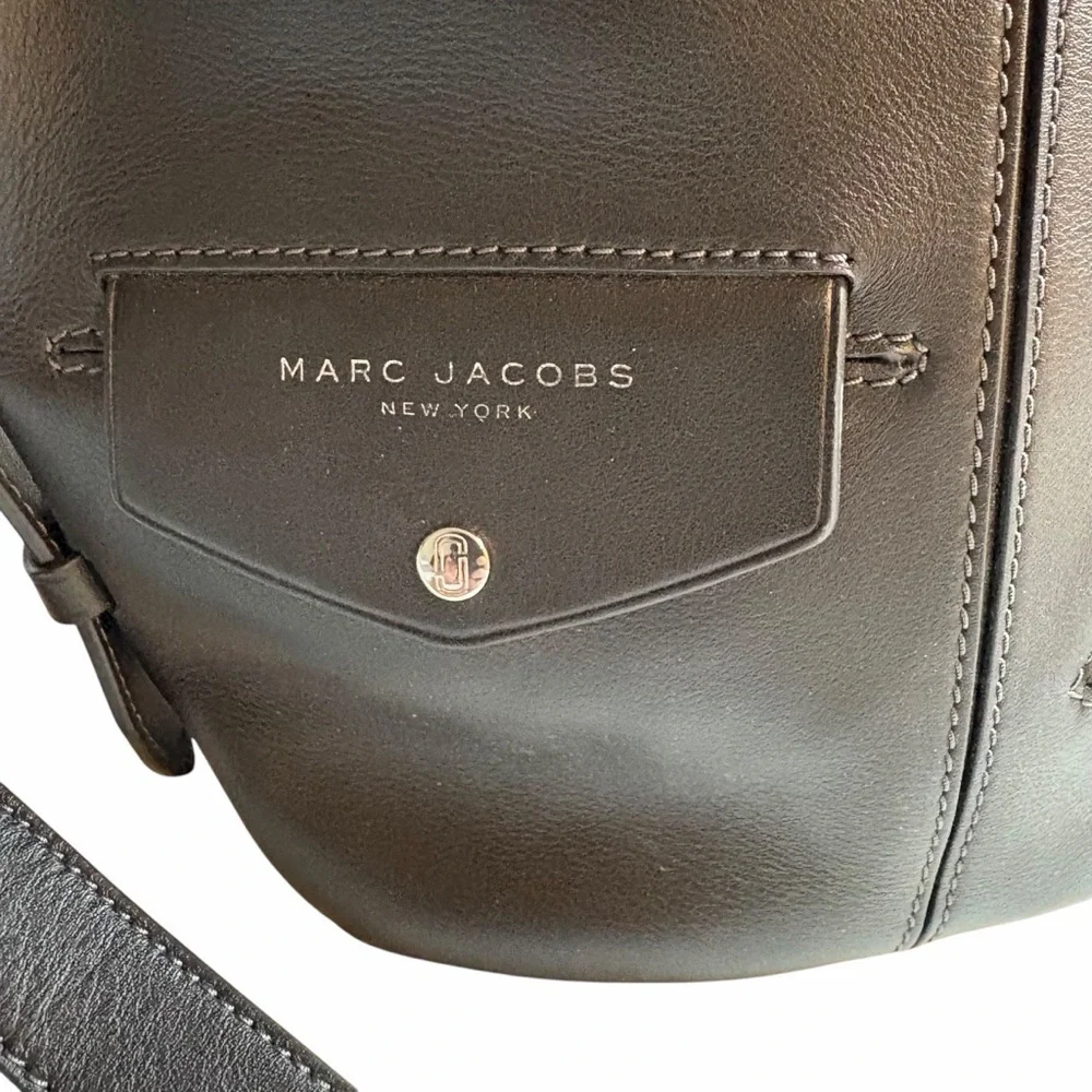 THE MARC JACOBS | The Mini Sling Leather Crossbody